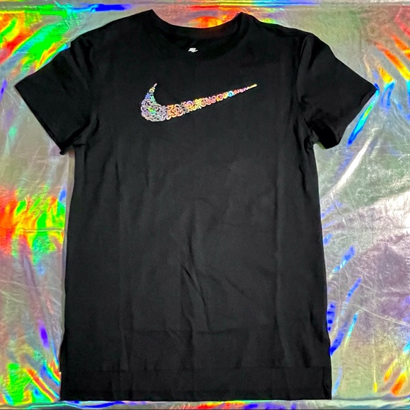Nike Black Short Sleeve T-shirt with Reflective Holographic Doodled Logo (Girls) - Picture 1 of 6